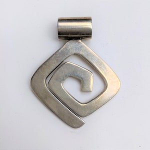 Vintage Mexican Modernist Sterling Silver pendent