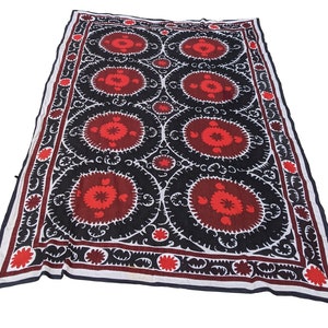 Vintage Suzani from Samarkand (Uzbekistan) made in 1950s.