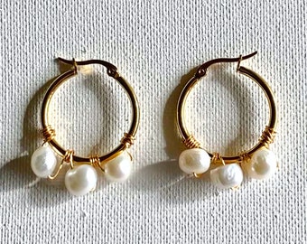 Dainty Gold Hoop Earrings with Pearls/ Huggie Gold Hoop Earrings/ Hoop Earrings/ Pearl Hoop Earrings/ Gift For her