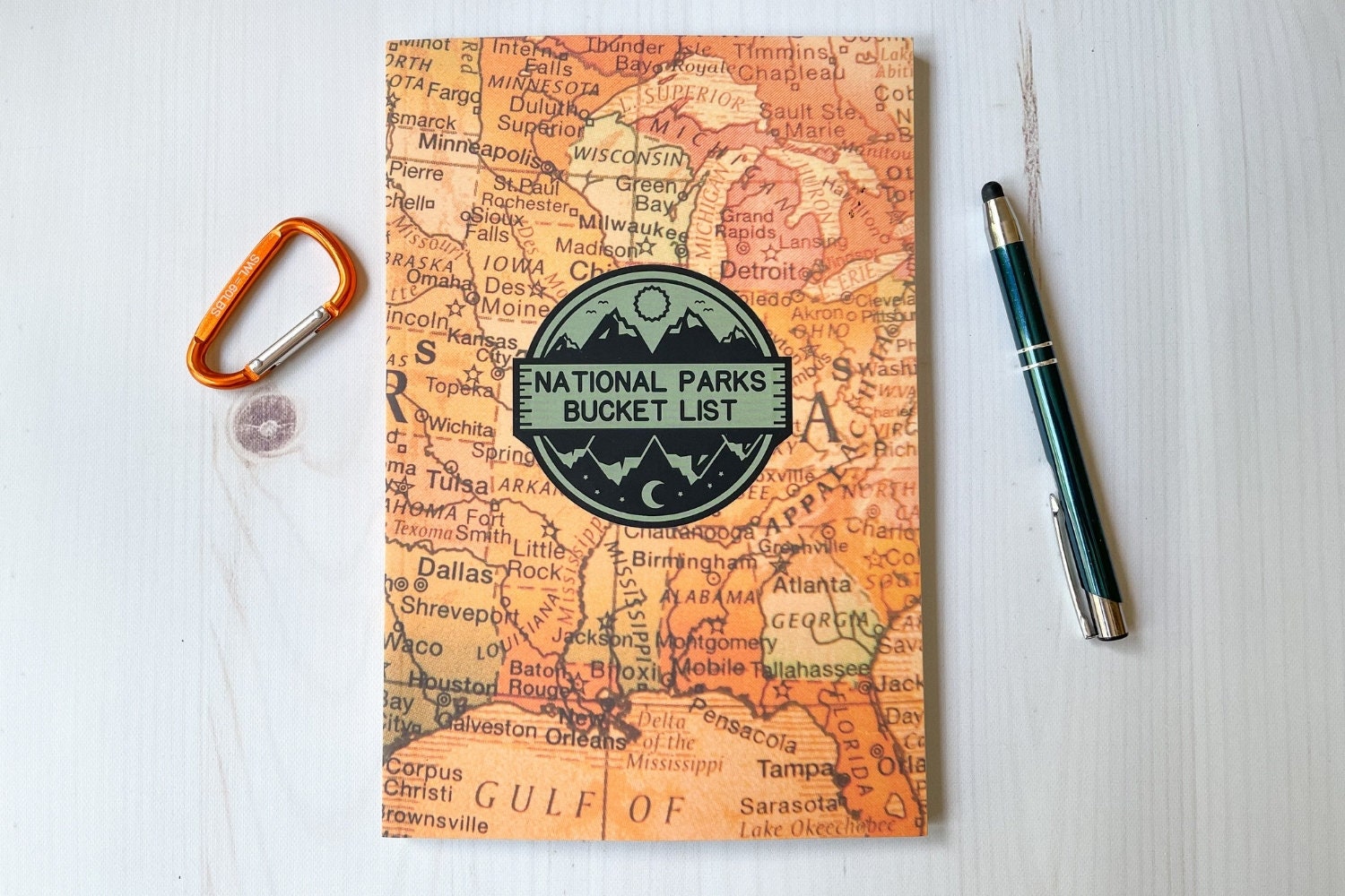 travel memory book: Record your travel memories and emotions using guided  prompts in this 8.5x11 travel keepsake diary designed for both boys and