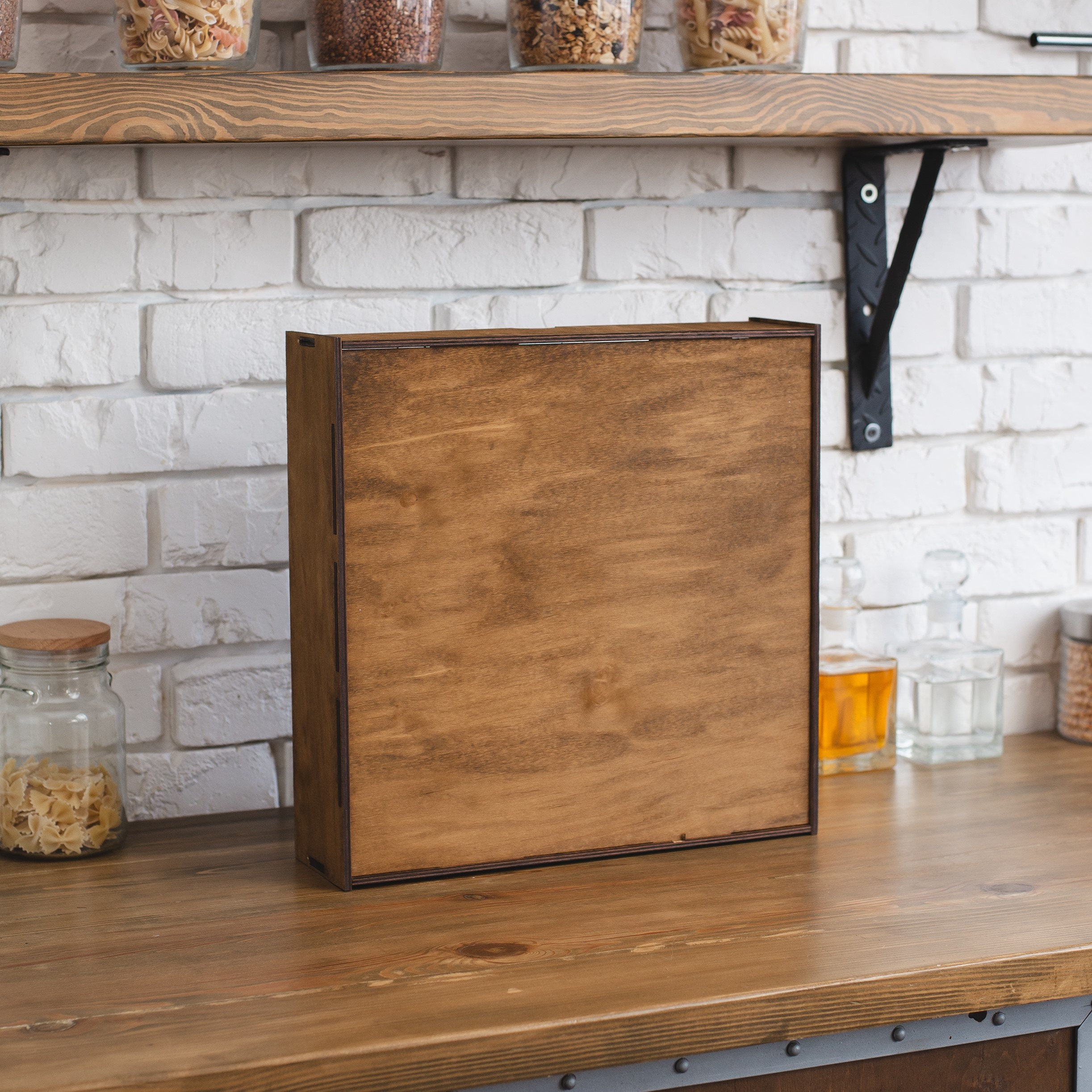 Gepersonaliseerde houten wijnkurkhouder - housewarmingcadeau - voor de gastvrouw - voor het stel - kerstcadeau stellen - cadeau op maat - Nederland