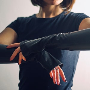 Long leather gloves fingerless, Black women&#39;s cosplay gloves