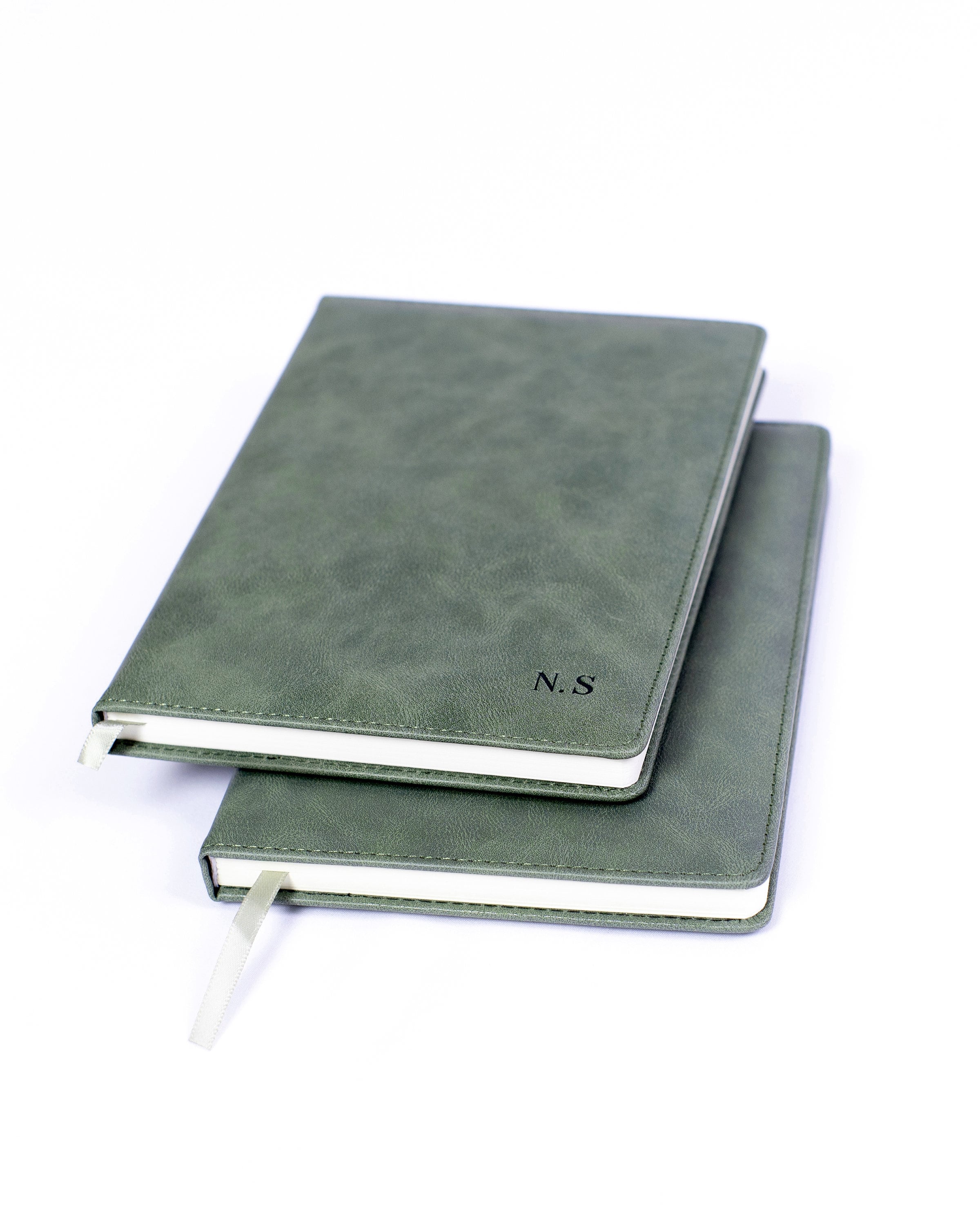 Personalisiertes olivgrünes Notizbuch aus Leder