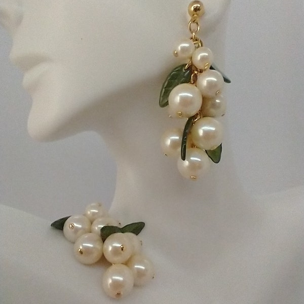 Vintage Pearl Grape Cluster Dangle Earrings, Faux Pearl, Drop Earrings, Cream Color, White, Pierced Earrings