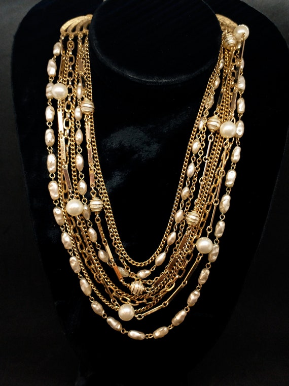 Vintage Single Strand Faux Pearl Necklace with Gold Tone Screw Clasp - –  Home Again Vintage