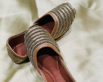 Small stone Embroidered Handcrafted Jutti for girls/khussa/mojaris/flat shoes for Girls/Girls Punjabi Jutti / Golden Color Jutti