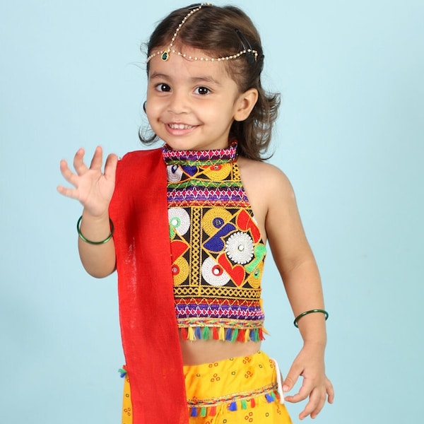 Kids Navratri Chaniya Choli/ Garba Costume/Garba Lehenga/Navratri Lehenga/Lehengas for girl/Girls Chaniya choli/Chaniya Choli-Yellow / Black