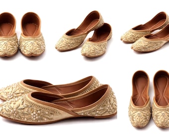Girls Jutti/Pearl Embroidered Handcrafted Jutti for kids/Girls Jutti/kHUSSA/mojaris/ballet shoes/Punjabi Jutti / Golden Color Jutti
