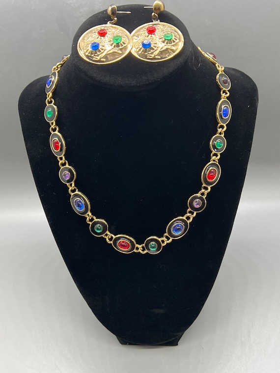 Beautiful vintage multi color necklace and earring