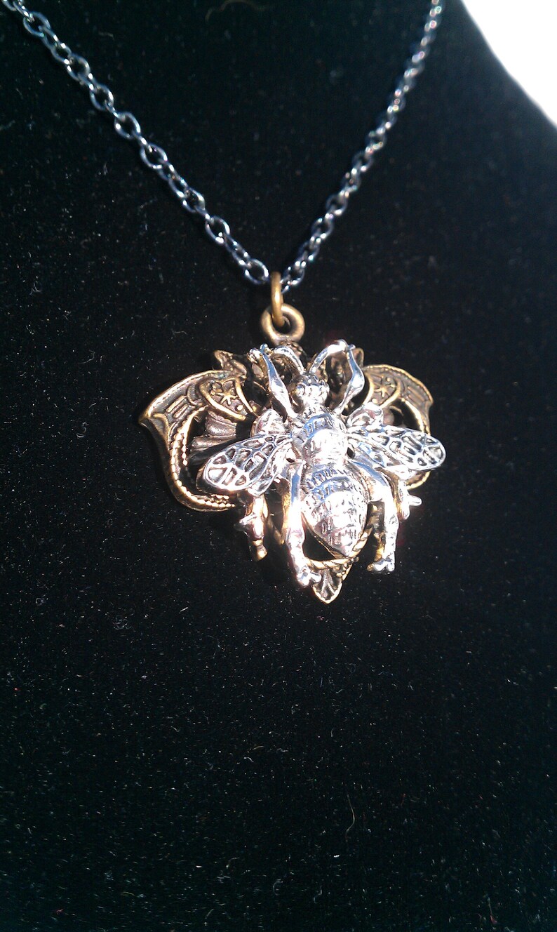 Bumble Bee Pendant Necklace Choker Adjustable