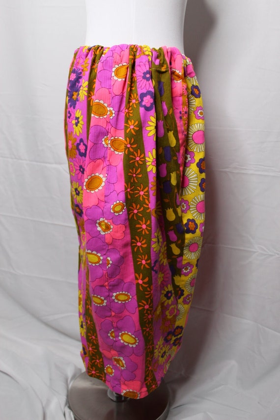 Vintage 1960's Hand Made Skirt Flower Power Mediu… - image 4