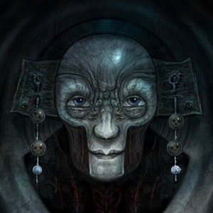 Può includere: Un'illustrazione dettagliata di un alieno grigio con grandi occhi scuri e un viso rugoso. L'alieno indossa una tunica scura con gioielli d'argento intricati. Lo sfondo è scuro e ombreggiato.