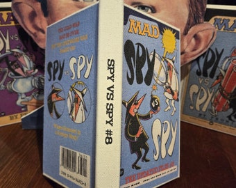 Couverture rigide !!!! MAD Spy Vs Spy The Updated Files #8 par Antonio Prohias 1993 1ère impression Warner MAD Magazine livre de poche