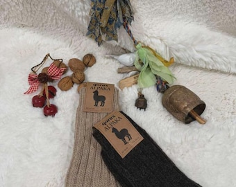 2 Pairs Alpaca Wool Blend Socks, Thermal Winter Comfort, Hiking Camping (Unisex)