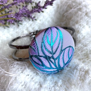 Leaves on Lavender Button Bracelet