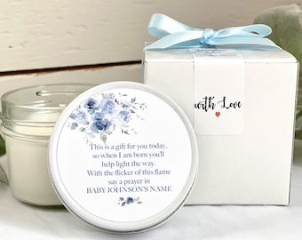 Recuerdos para baby shower en tonos azules, baby shower para niño, baby shower floral en tonos azules, velas de soja para baby shower, velas personalizadas para baby shower.