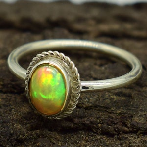 Hermoso anillo de plata esterlina vintage con ópalo etíope, anillo de plata maciza 925, anillo de piedras preciosas, anillo de plata esterlina 925, anillo de piedra natal