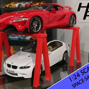1:24 Space-Saving Model Car Stand