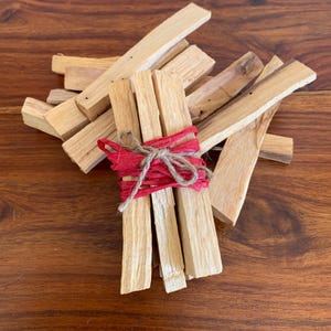 Palo Santo per rituali sciamanici, altare elementale, medicina vegetale, purificazione dell&#39;aura e dello spazio