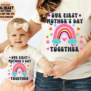 Nuestro primer día de la madre juntos Svg, Png, Jpg, Dxf, Primeras camisetas del día de la madre Svg, Archivo de corte del día de la madre, Archivo de corte Silhouette, Cricut Cut
