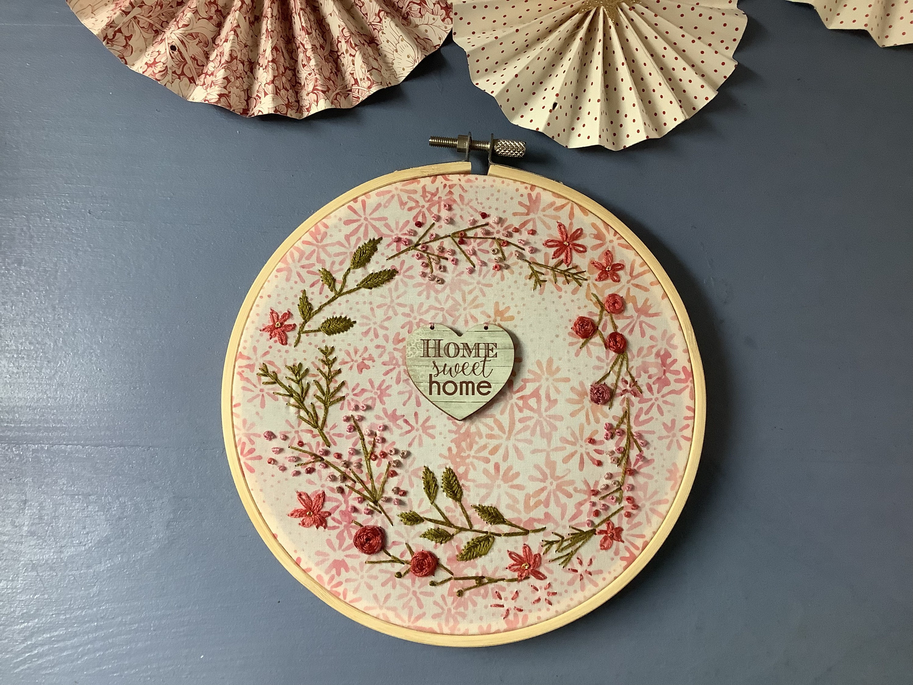 Tambour Brodé Main /Home Sweet Home /Couronne de Fleurs Brodée/Cercle à Broder Décoratif