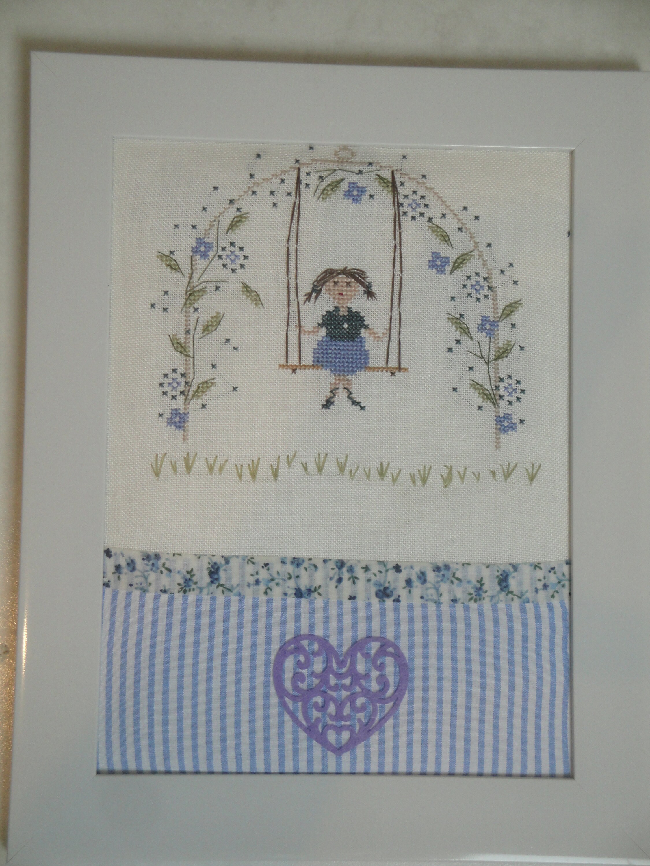 Broderie Point de Croix Encadrée La Balançoire/Décors Chambre Enfant