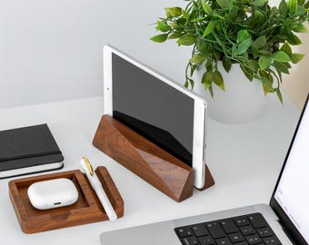 Vertikaler Laptopständer, MacBook Pro Air Halter aus Holz, Verstellbares Notebook Dock, Schreibtischzubehör aus Holz, Home Office Organizer