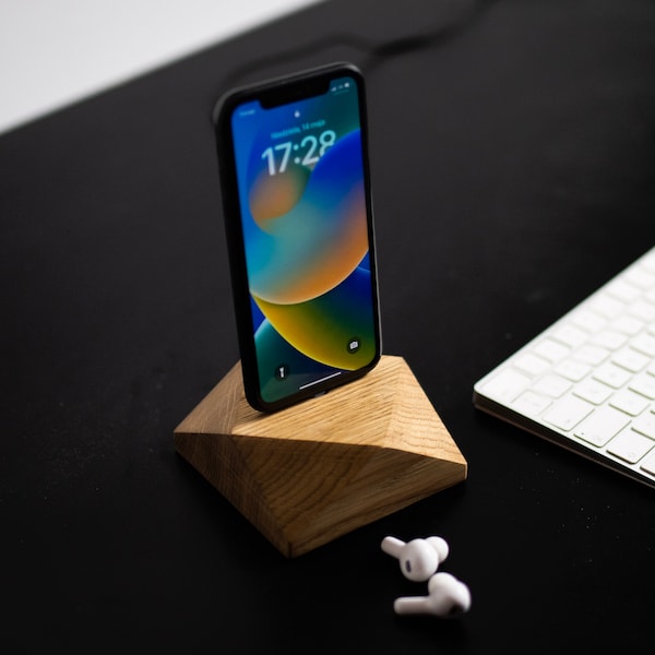 Geometrische Docking-Station für das iPhone | Stilvoller Holz-Telefon-Ständer | Einzigartige Home & Office Decor | Perfektes Geschenk für Mann