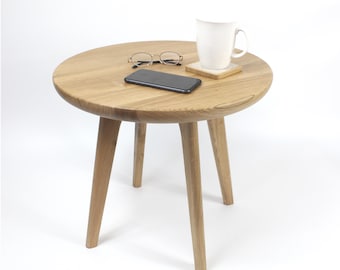 Handmade Round Oak Coffee Table: Modern Scandinavian Style