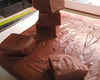 Homemade Milk Chocolate Fudge 400g beautifully Decadent