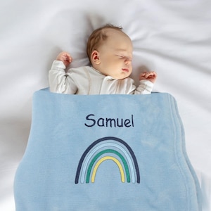 Babydecke mit Öko Tex Zertifikat bestickt mit Wunschtext | Personalisierte Kuscheldecke für Baby Jungen und Mädchen I Geburt Erstausstattung