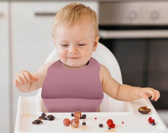 Baby Lätzchen mit Auffangschale für Mädchen & Jungen | Silikonlätzchen Babylätzchen – Größenverstellbar I 100% Kindgerecht, frei von BPA