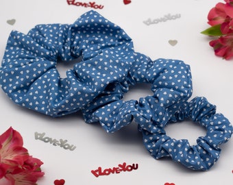 Valentine's scrunchie, Valentine's hair tie, Valentine's ponytail tie, scrunchie, hair tie, ponytail tie, Valentine's Day, hearts, blue, white