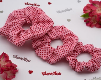 Valentine's scrunchie, Valentine's hair tie, Valentine's ponytail tie, scrunchie, hair tie, ponytail tie, Valentine's Day, hearts, pink, rose, red