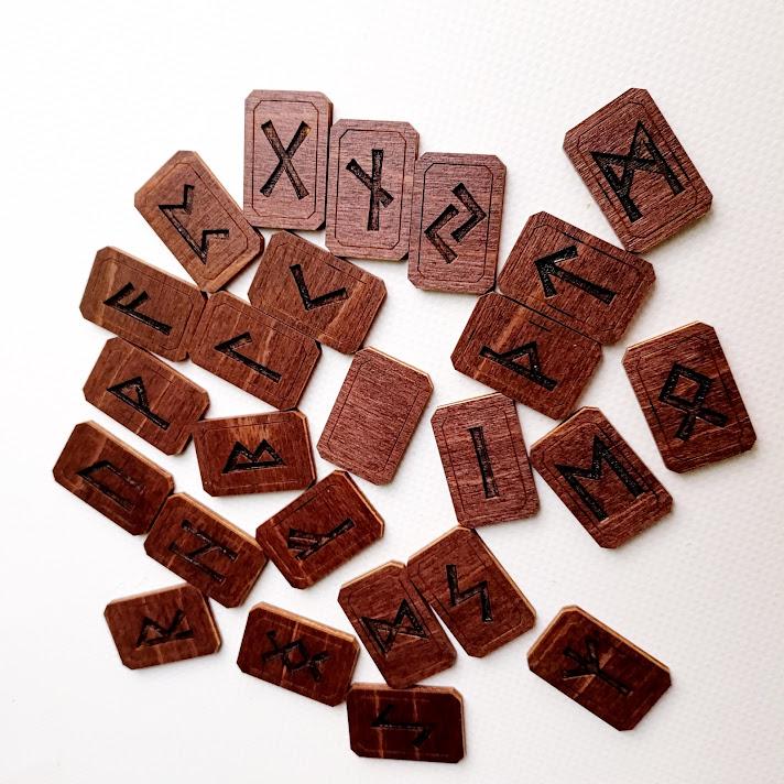 25 Wooden Scandinavian Runes Set – Elder Futhark Beginner Divination ...