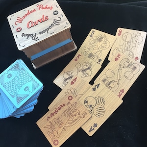 Naipes de madera únicos, regalos de póker para hombres, cartas de póker de madera grabadas de edición limitada en caja de madera, decoraciones para fiestas temáticas de casino