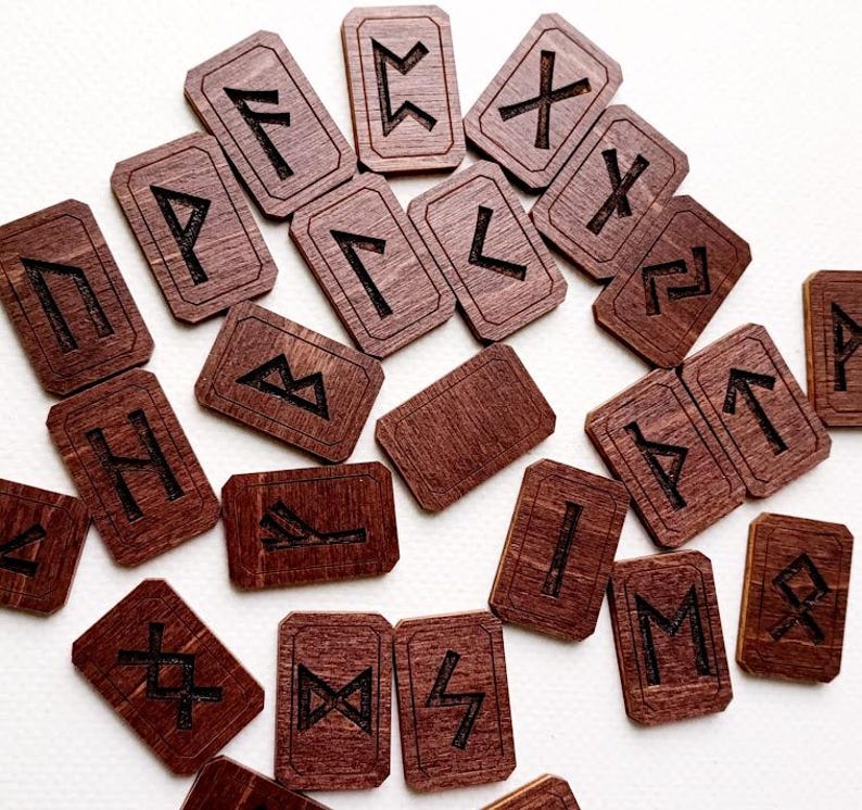 Riches Runes 25 Wooden Scandinavian Runes Set – Elder Futhark Beginner Divination ...