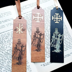 Marcapáginas de madera de los Caballeros Templarios – Chapa de madera hecha a mano con incrustaciones de oro, cruz de Jerusalén y crismón