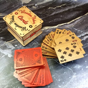 Cartas de póquer de madera, regalos de póquer para hombres, juego de póquer personalizado, regalos de cartas de juego para fiestas de Las Vegas, regalos para quienes lo tienen todo