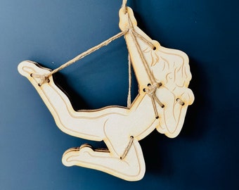 Shibari hangend model silhouet suspensie rope Hout gevraveerde ornament