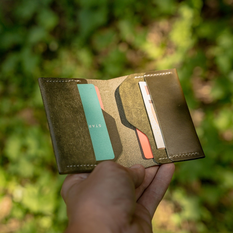 Minimalist Leather Bifold Wallet Green