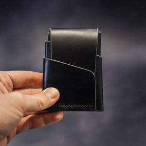 Tarjetero tipo billetera negro - Fabricado a mano con cuero italiano de primera calidad / Regalo personalizado perfecto / Envío en embalaje reciclable