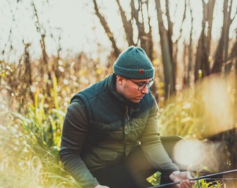 Hand-crafted Fishermans-style Trawler Wooly Hat. Soft and durable Orchard Green trawler beanie for men or women that's hand made in the UK.