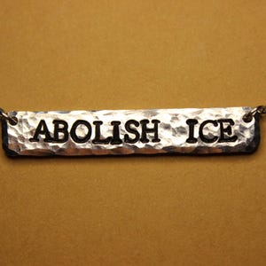 Abolish ICE handgestempelde tinnen ketting, roestvrijstalen ketting