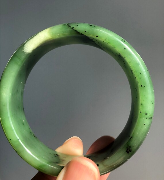Soft Green Siberian Jade Bangle