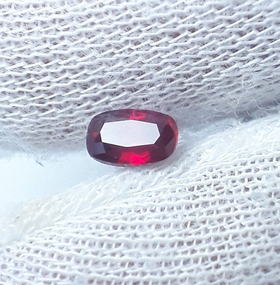 rubino naturale prezzo rubino grezzo Al Grammo Rubino Naturale Ovale Ct, Pietra Preziosa