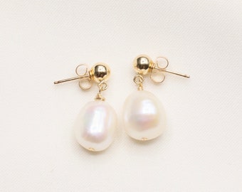 14k Gold Filled Baroque Pearl Earrings / Large Pearl Earrings /  Baroque Pearls / Bridesmaid Earrings / Mother of Pearl / Gift for Her