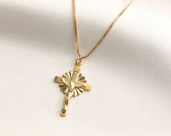 Collana con crocifisso riempita d'oro: ciondolo a croce religiosa