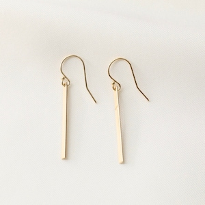 Gold Bar Earrings / Vertical Rectangle Earrings / 14k Gold Filled / Line Bar Earrings / Minimalist Jewelry / Simple Gold Earrings
