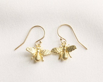 Dainty Bee Earrings / Honeybee Earrings / Gold Bee Earrings / Simple Gold Earrings / Dainty Earrings / Bee Gifts / Bee Lover Gift